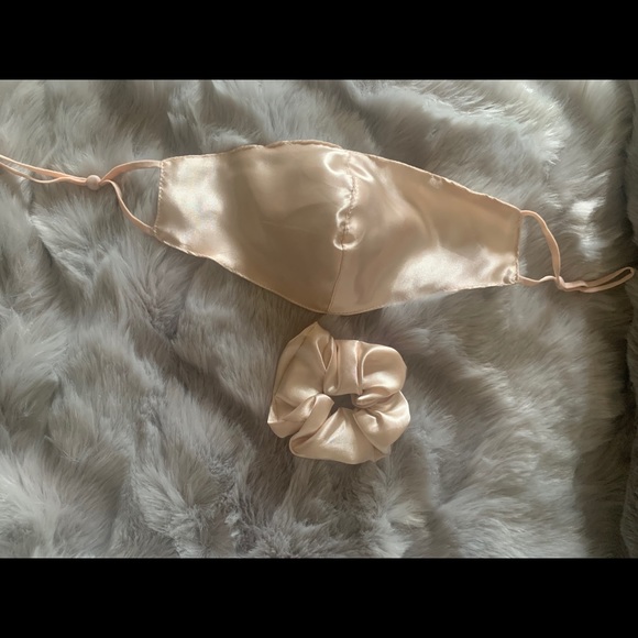 Satin Face Mask and Scrunchie (4 sets) - Picture 3 of 5